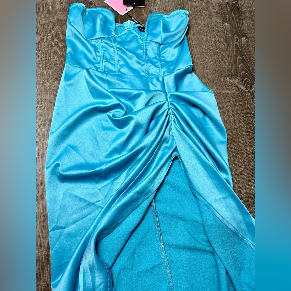 PrettyLittleThing baby blue dress - Picture 4 of 6